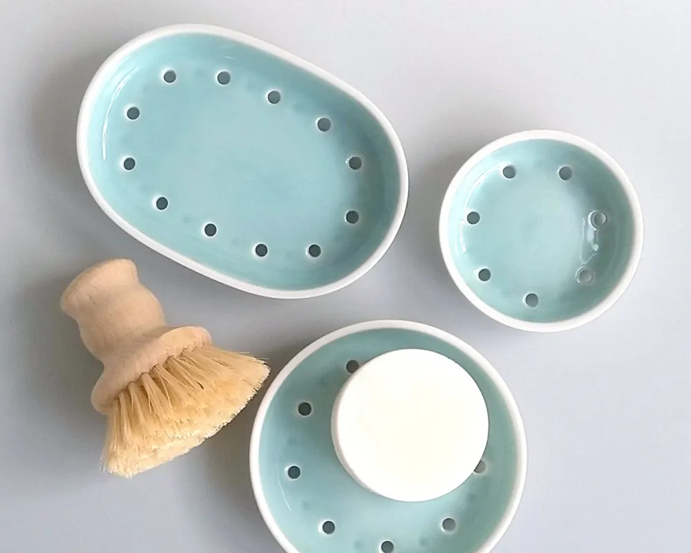 3 Seifenschalen aus Porzellan, mintfarben glasiert