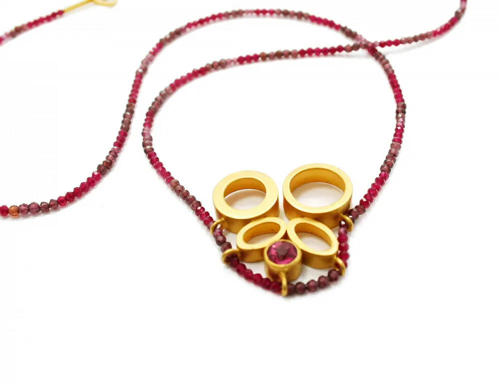 Monika Vesely Collier Juicy